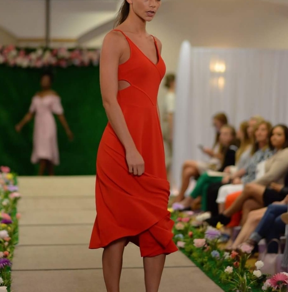 Cut Out Midi Strap Dress - Picture 4 of 7